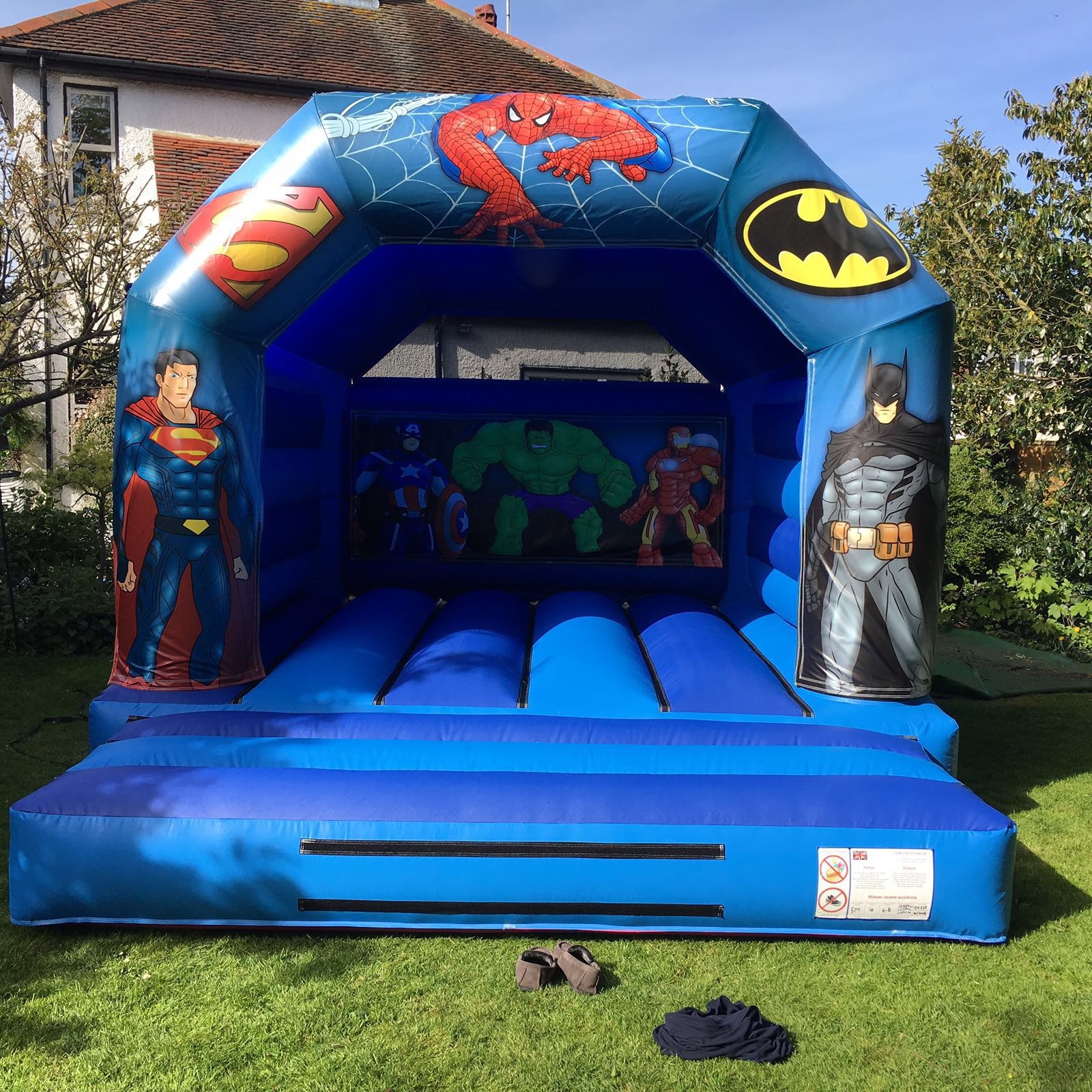 Top 94+ Pictures Pictures Of Bouncy Castles Stunning 10/2023