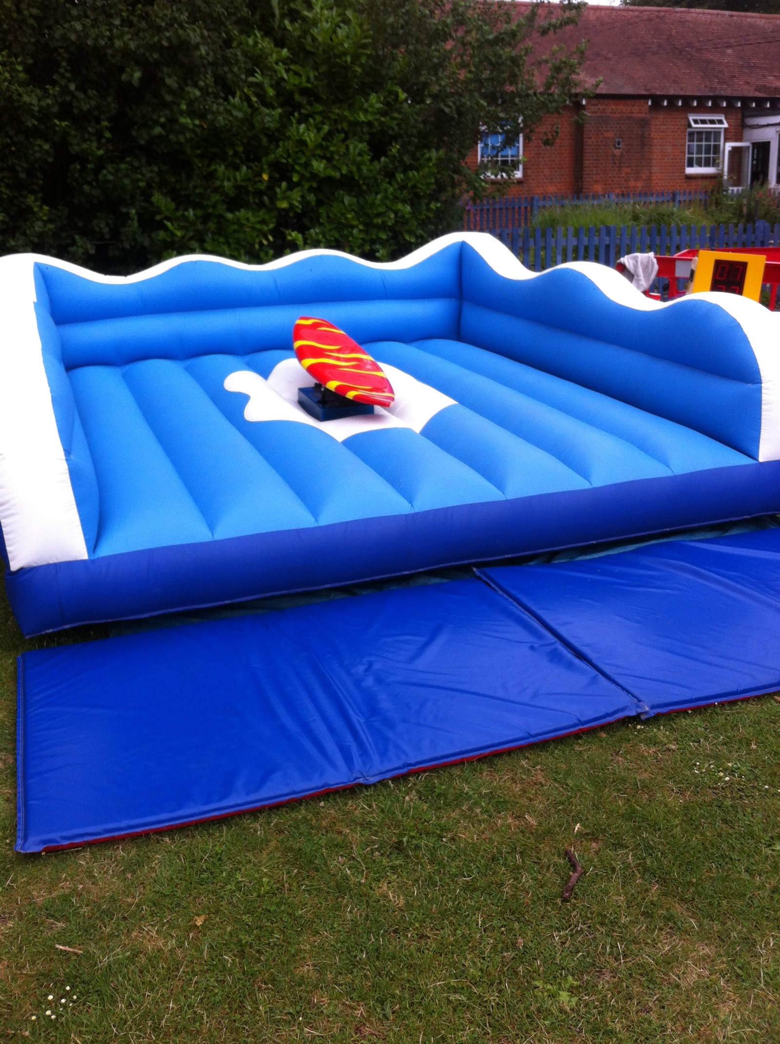 bouncy-castle-hire-photo-booth-hire-in-weymouth-dorchester-bridport