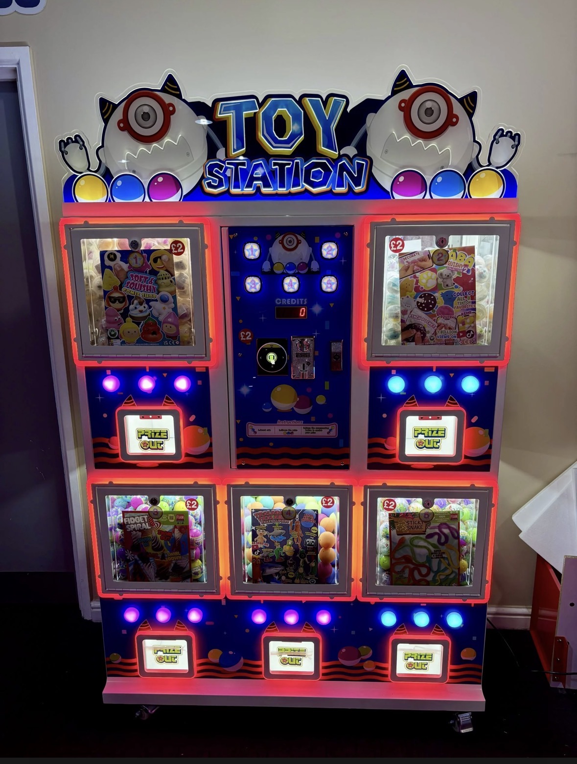 Toy Sampler Machine Toy Capsule Vending Machine for Venues UK