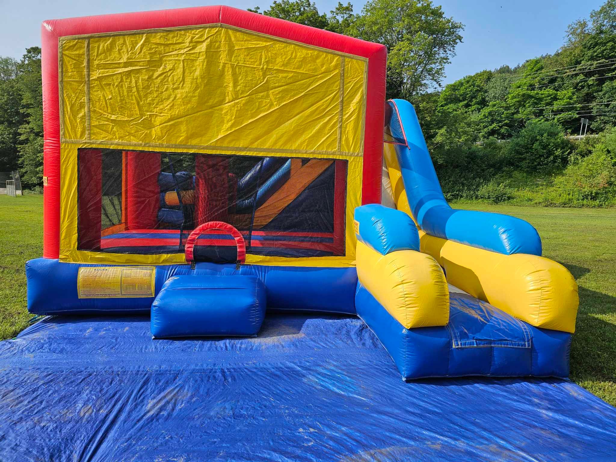 Combo Bounce Houses - Hire in Vermont, New Hampshire, Massachusetts ...