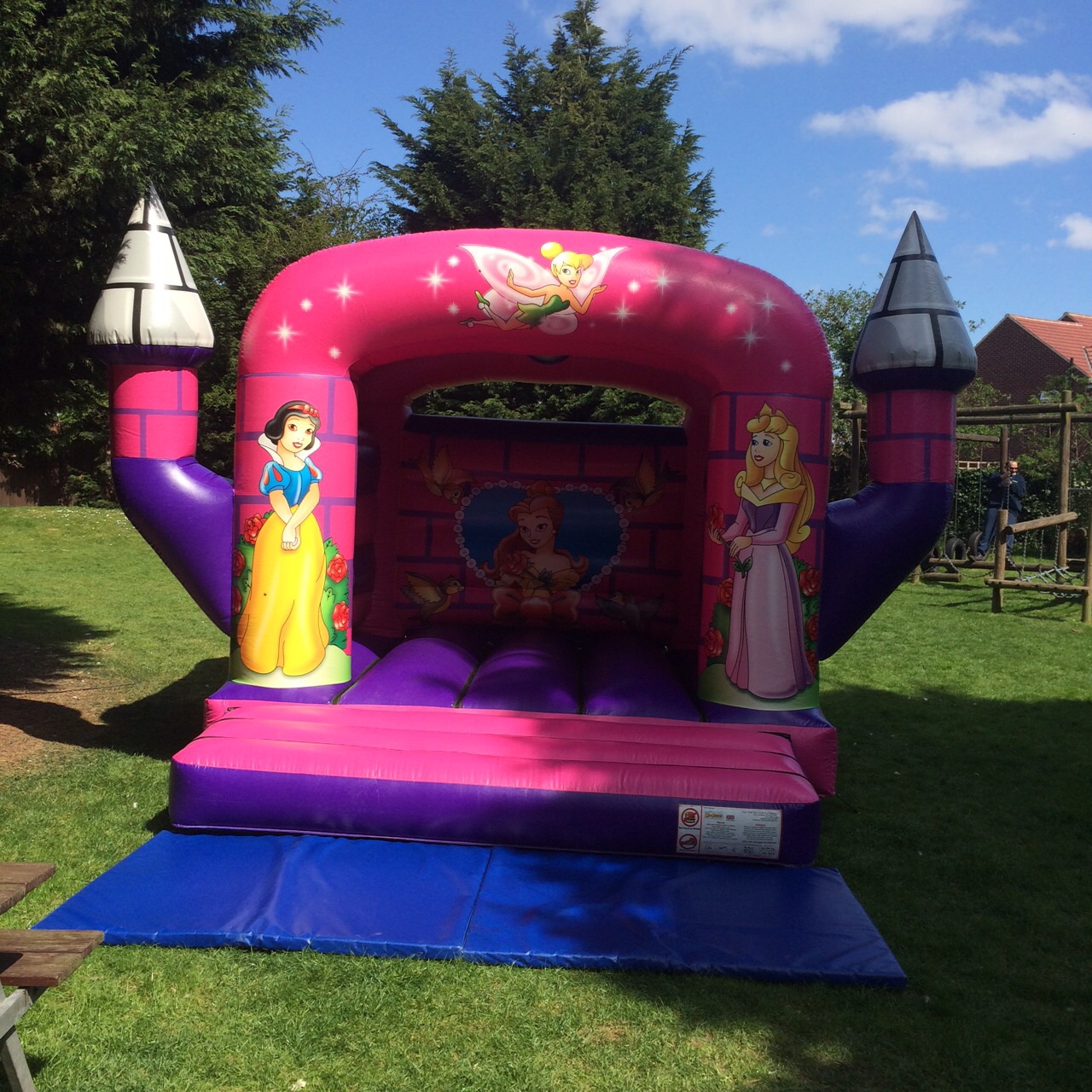 hire small bouncy castle