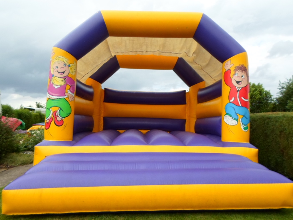 d and e bouncy castle hire