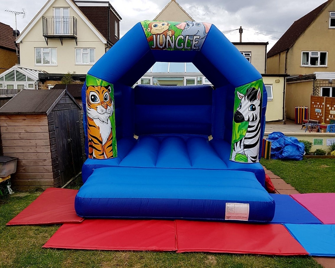 bouncy castle and soft play hire