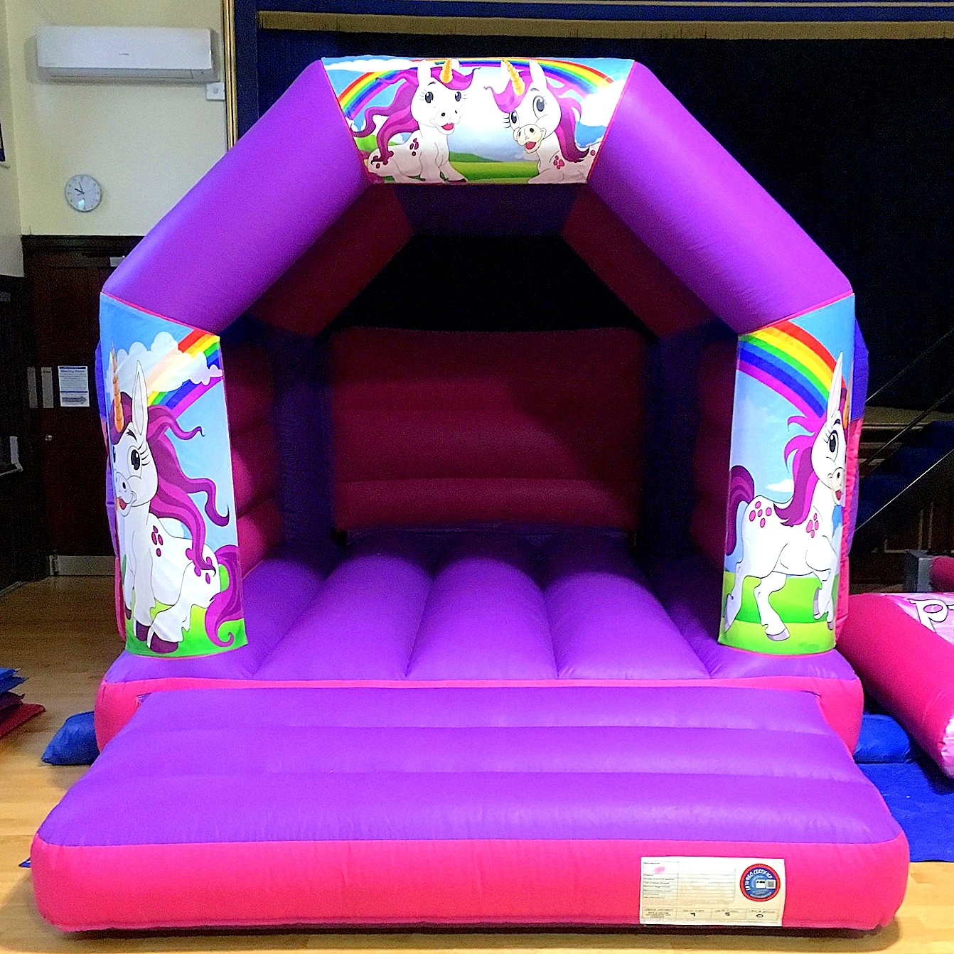 childrens bouncy castles