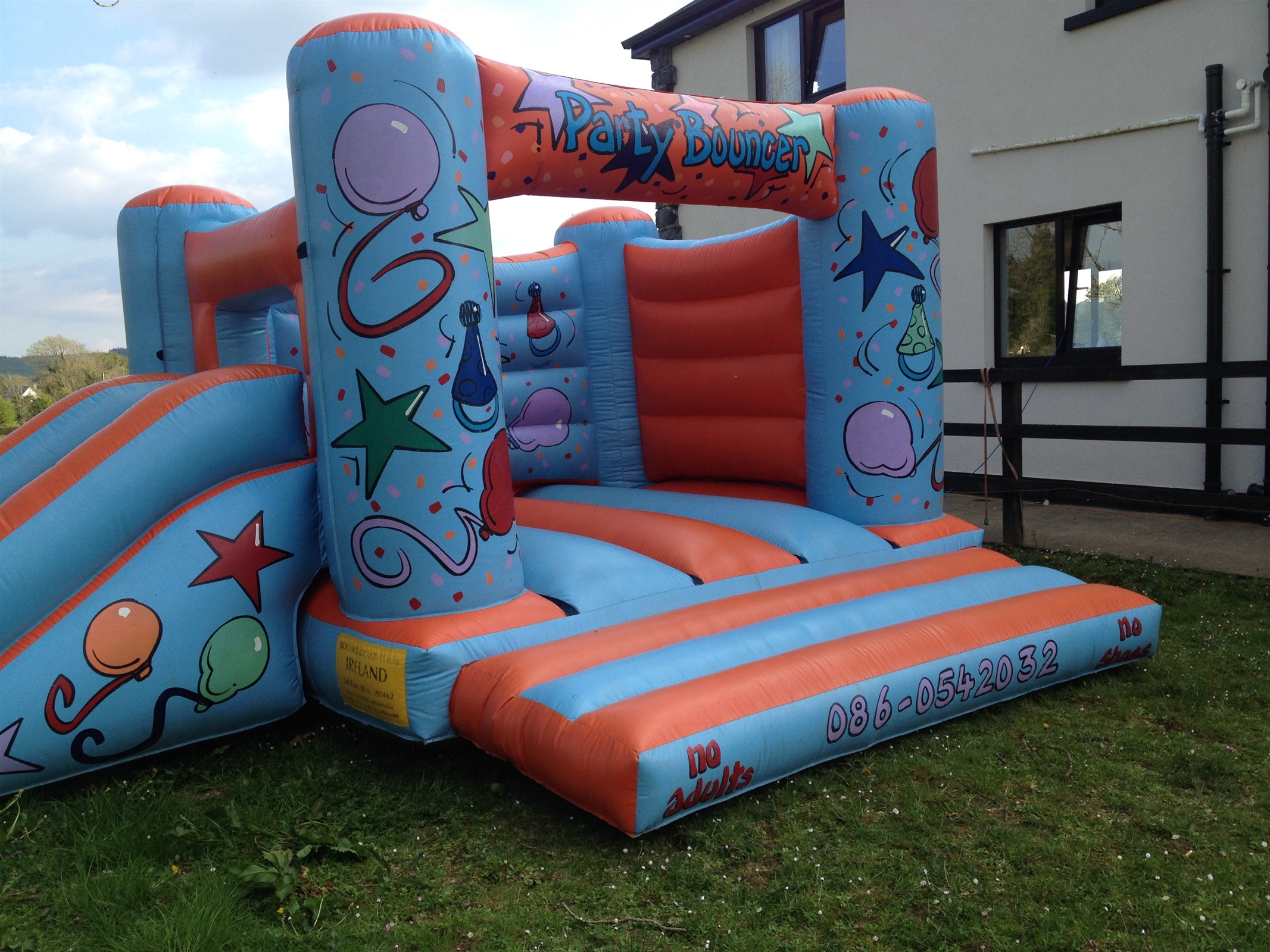 small bouncy castles