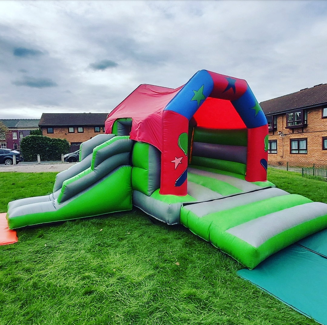 bouncy-castles-with-slide