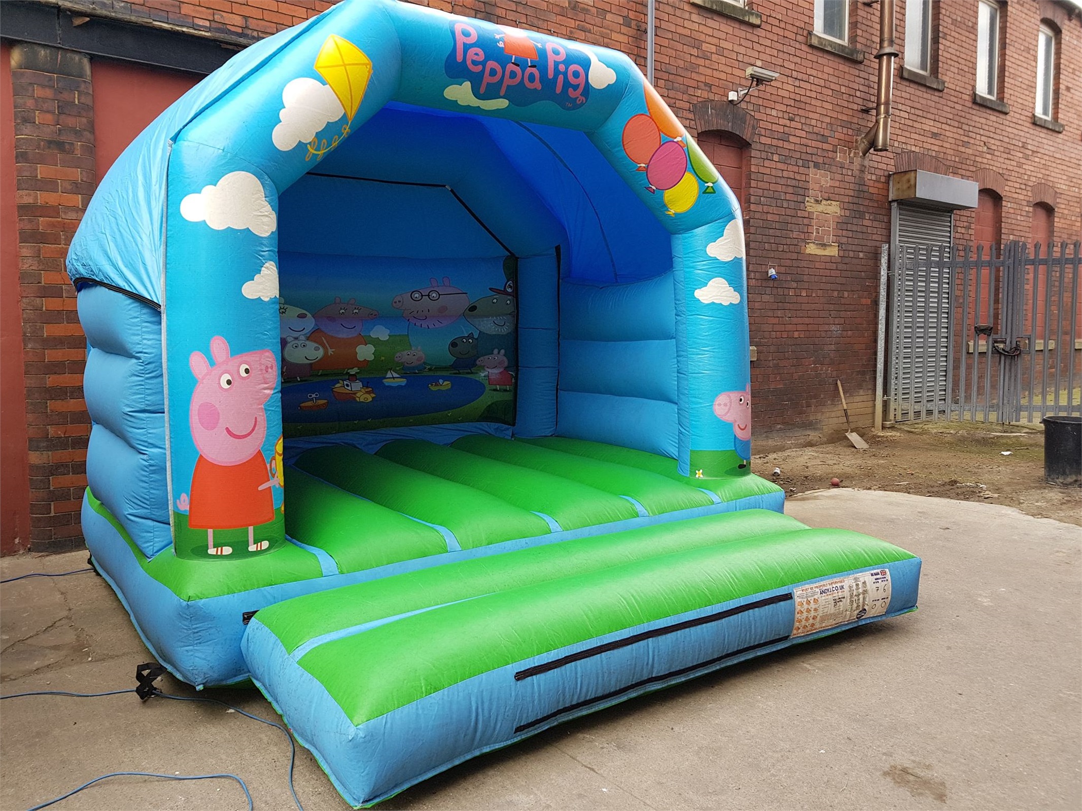Bouncy Castle Manufacture & Sales in UK, Leicester, Leeds Better