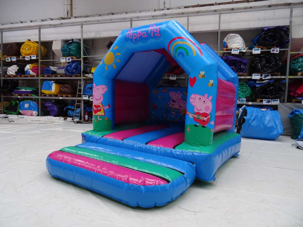 peppa pig bouncy castle hire