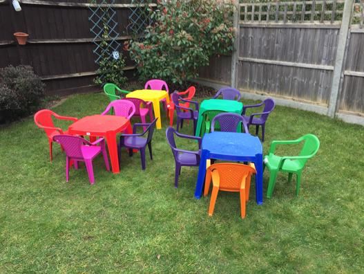 Hire childrens outlet table and chairs