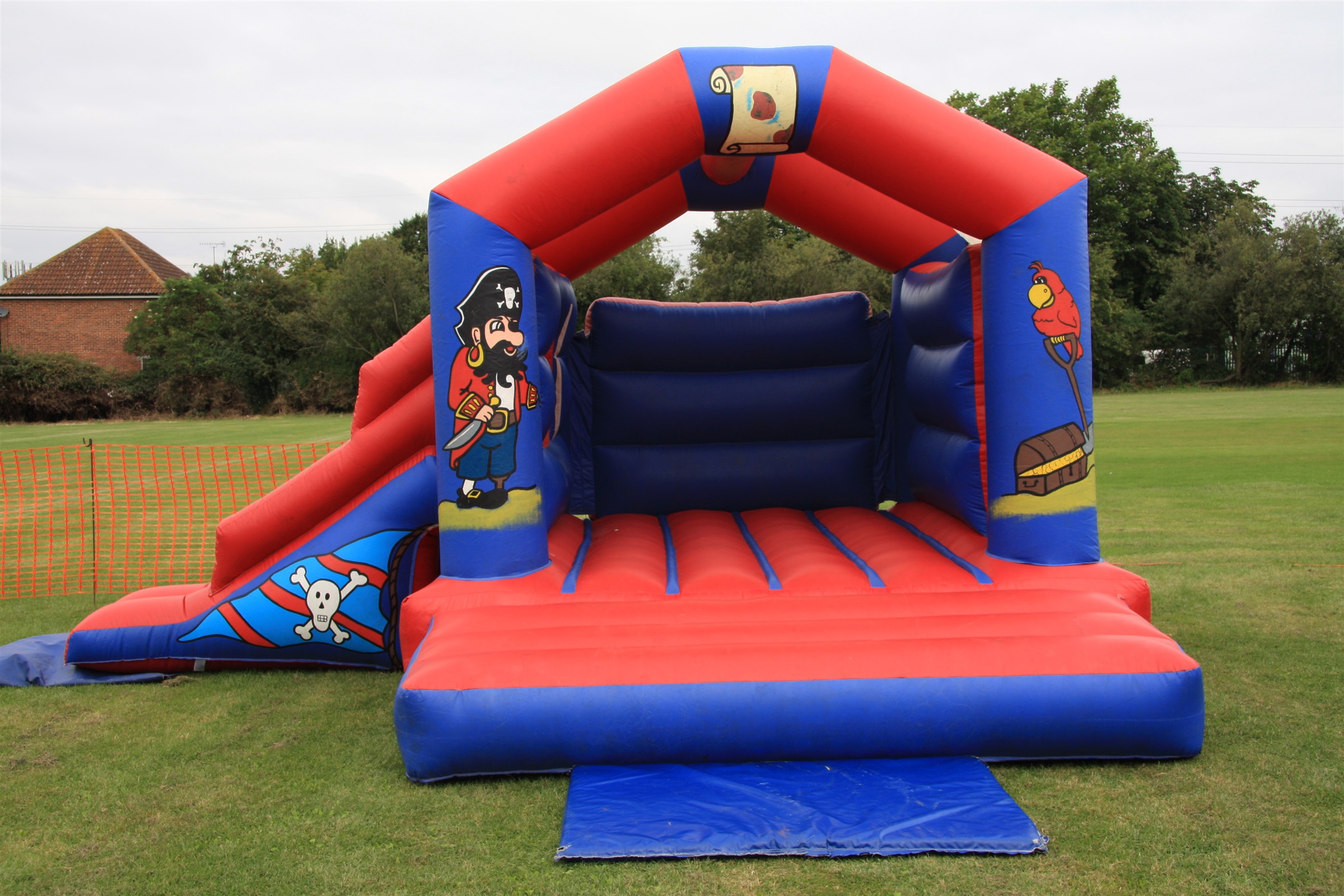 Bouncy Castle - Pirate with slide - Bouncy Castle Hire in Essex ...