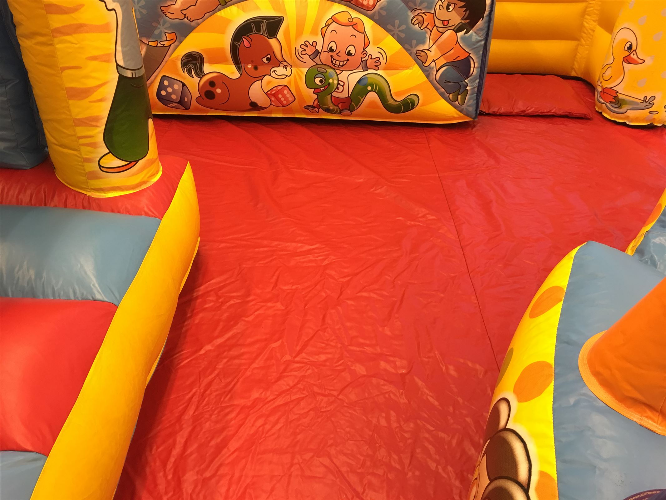 the-13-ft-by-13-ft-gold-package-mobile-soft-play-hire-london-in-south