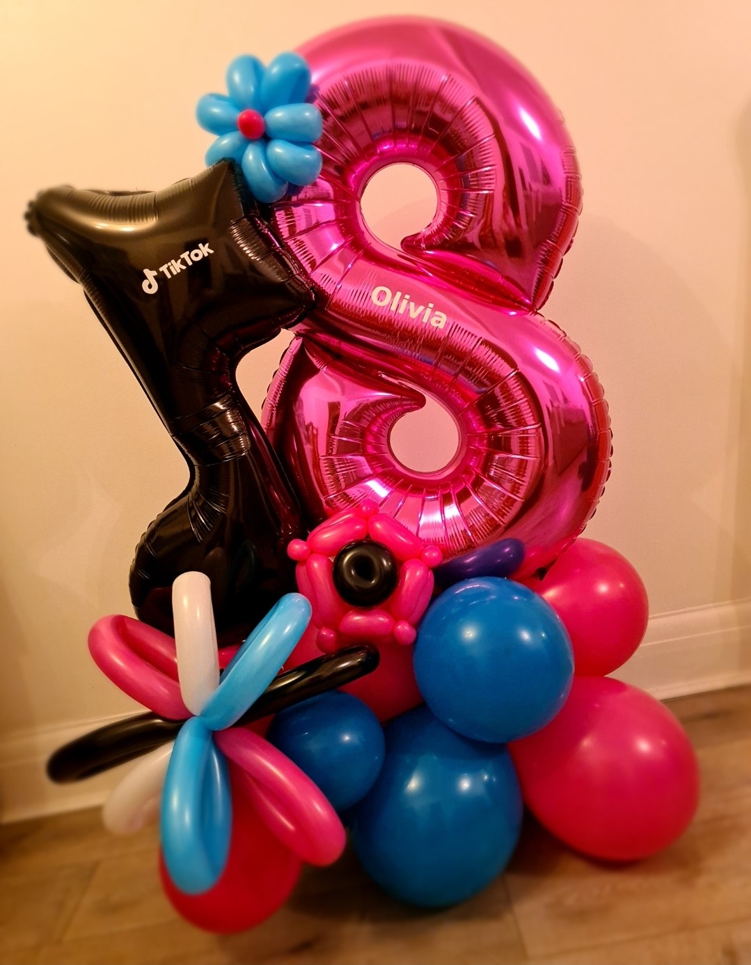 Balloons Bouncy Castles in Romford, Brentwood, Hornchurch, Essex