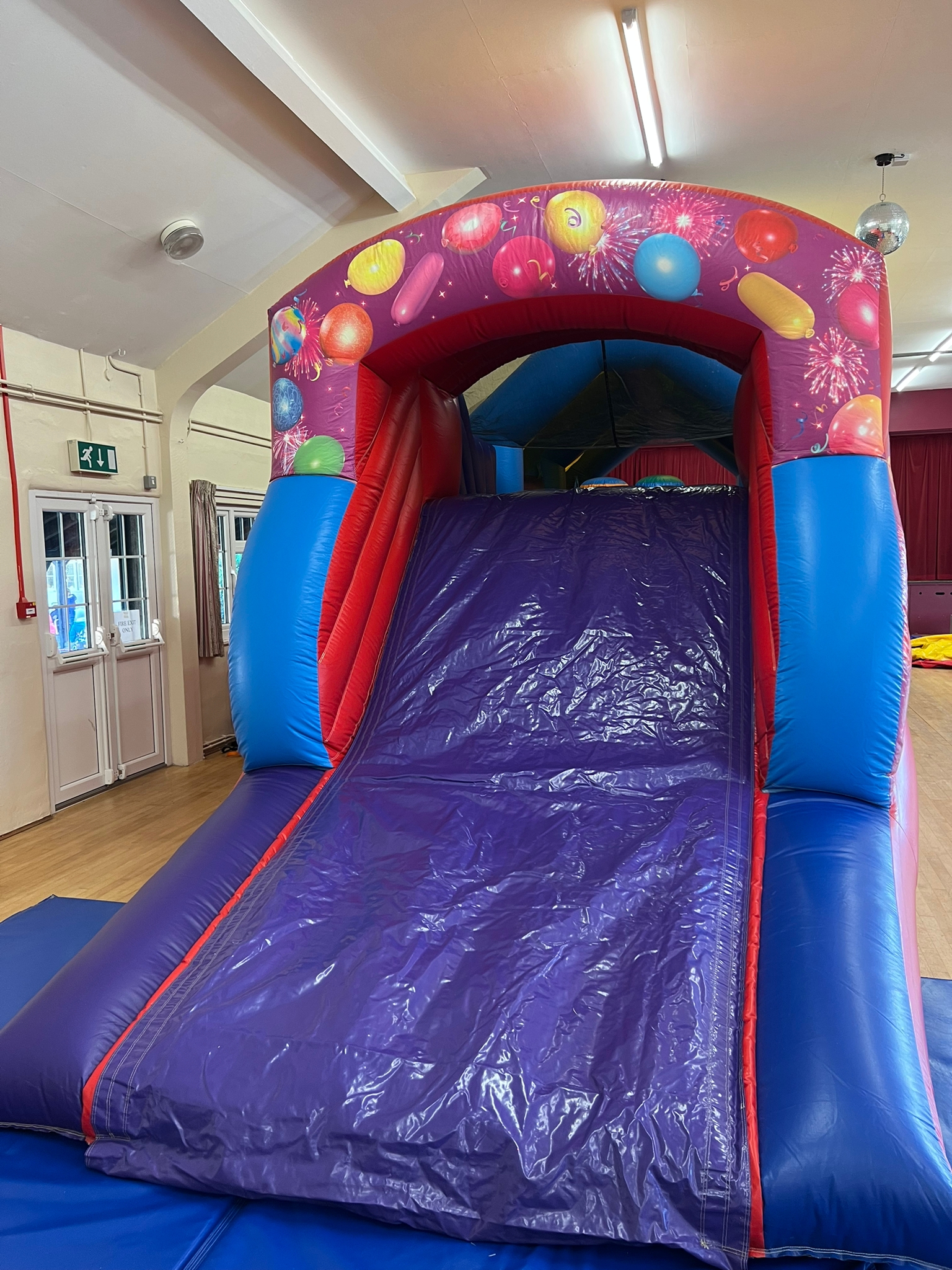 40ft Party Fun Run Best Bouncy Castle Hire service in Bromley Croydon