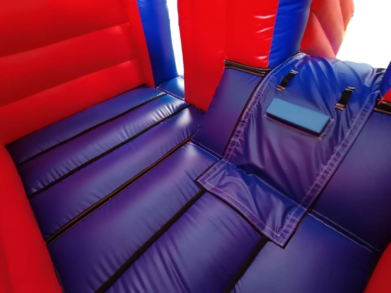 Party Play Bounce &amp; Slide - Bouncy Castle Hire in London | BOUNCE WORLD ...