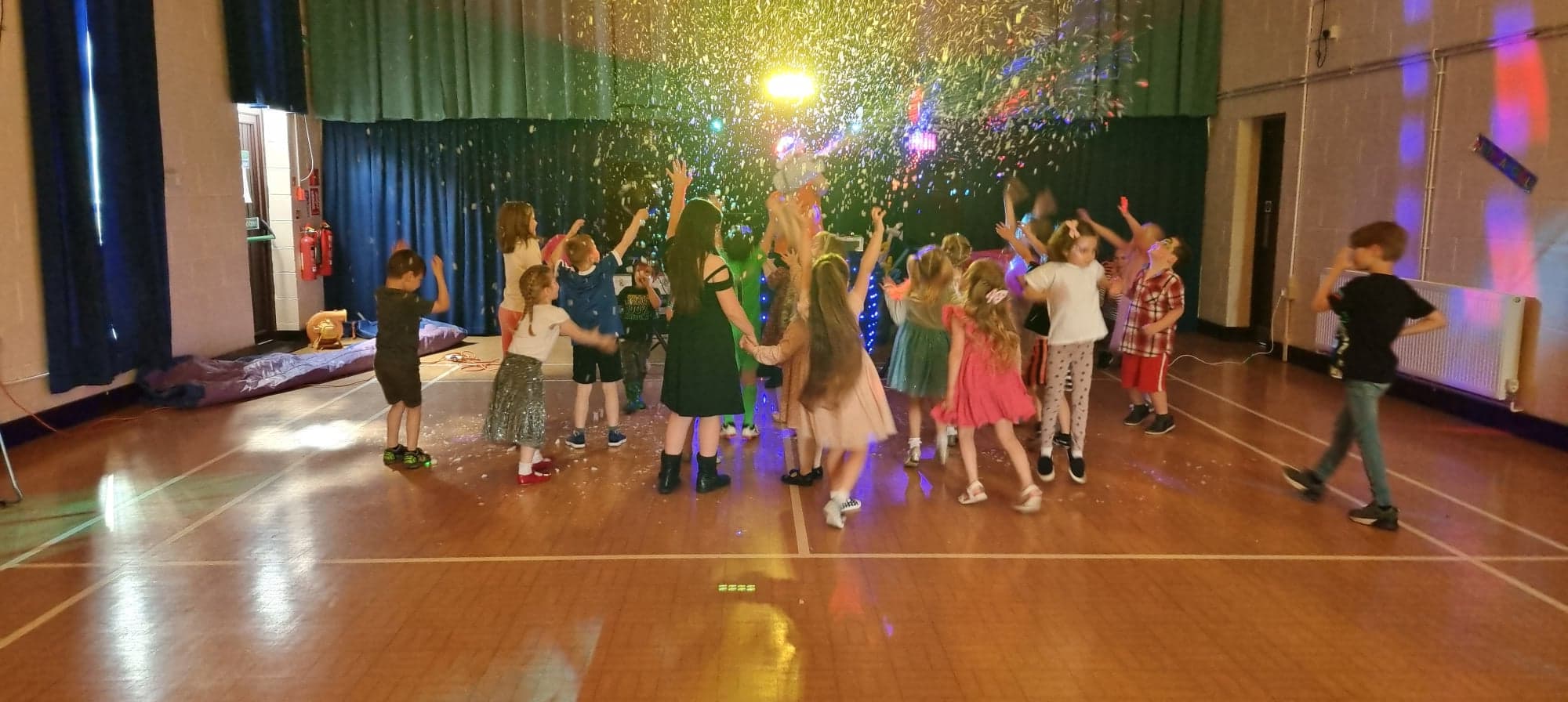 Childrens Disco Shows Best Hire service in Thetford DJ Jay disco