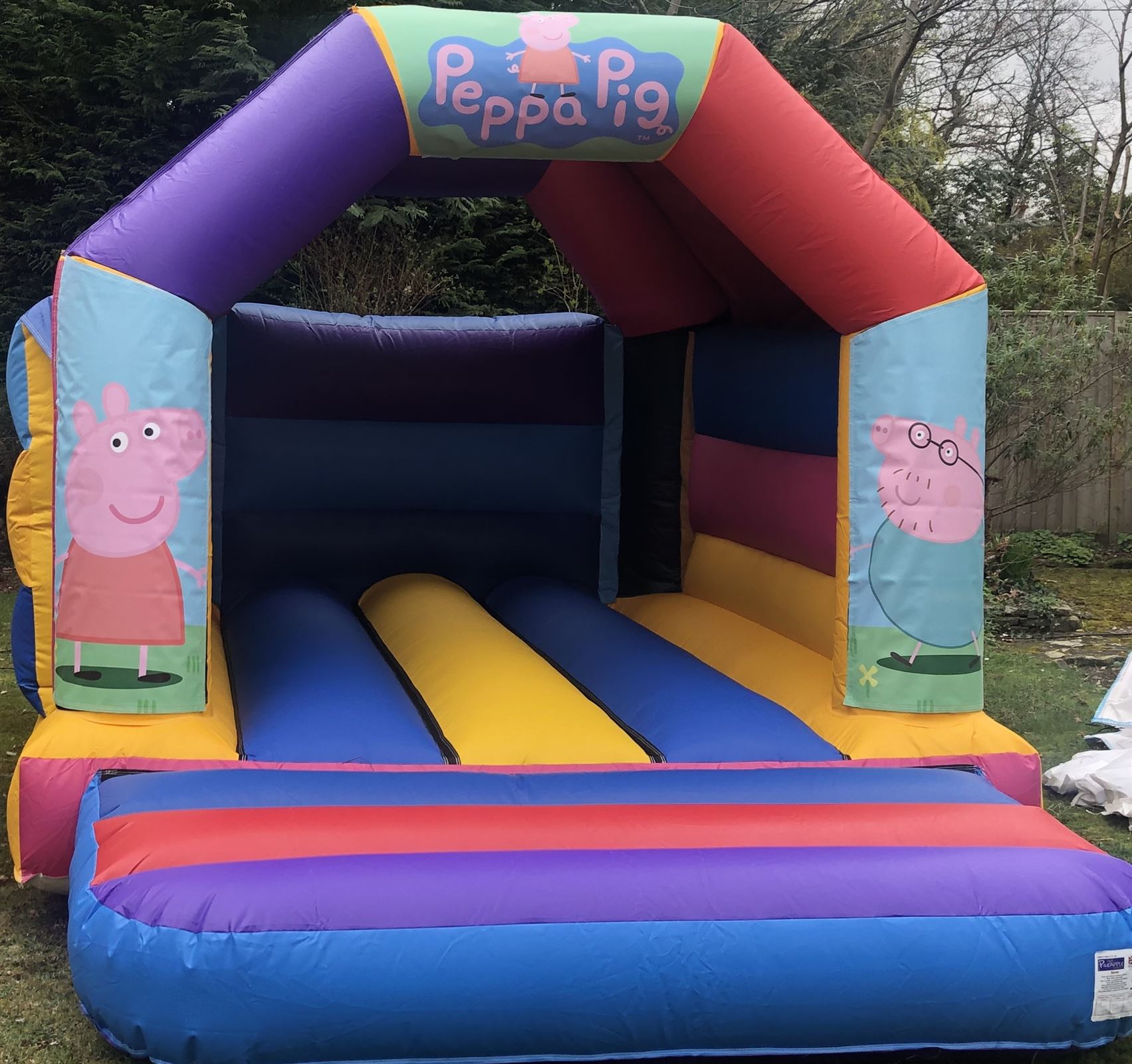 peppa pig bouncy castle hire