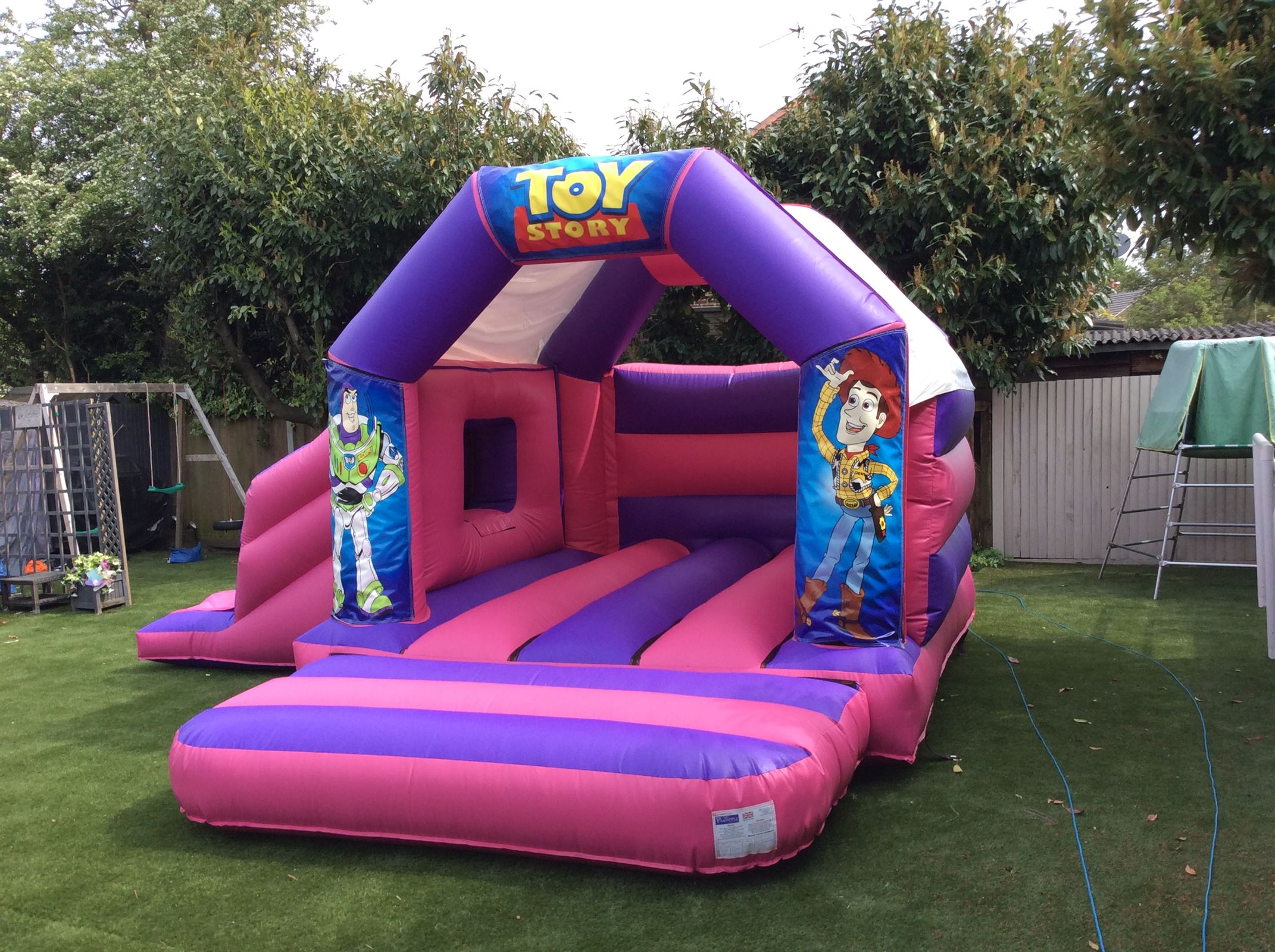 TOY STORY BOUNCY CASTLE 16FT vs 15ft Bouncy Castle Hire, Soft Play