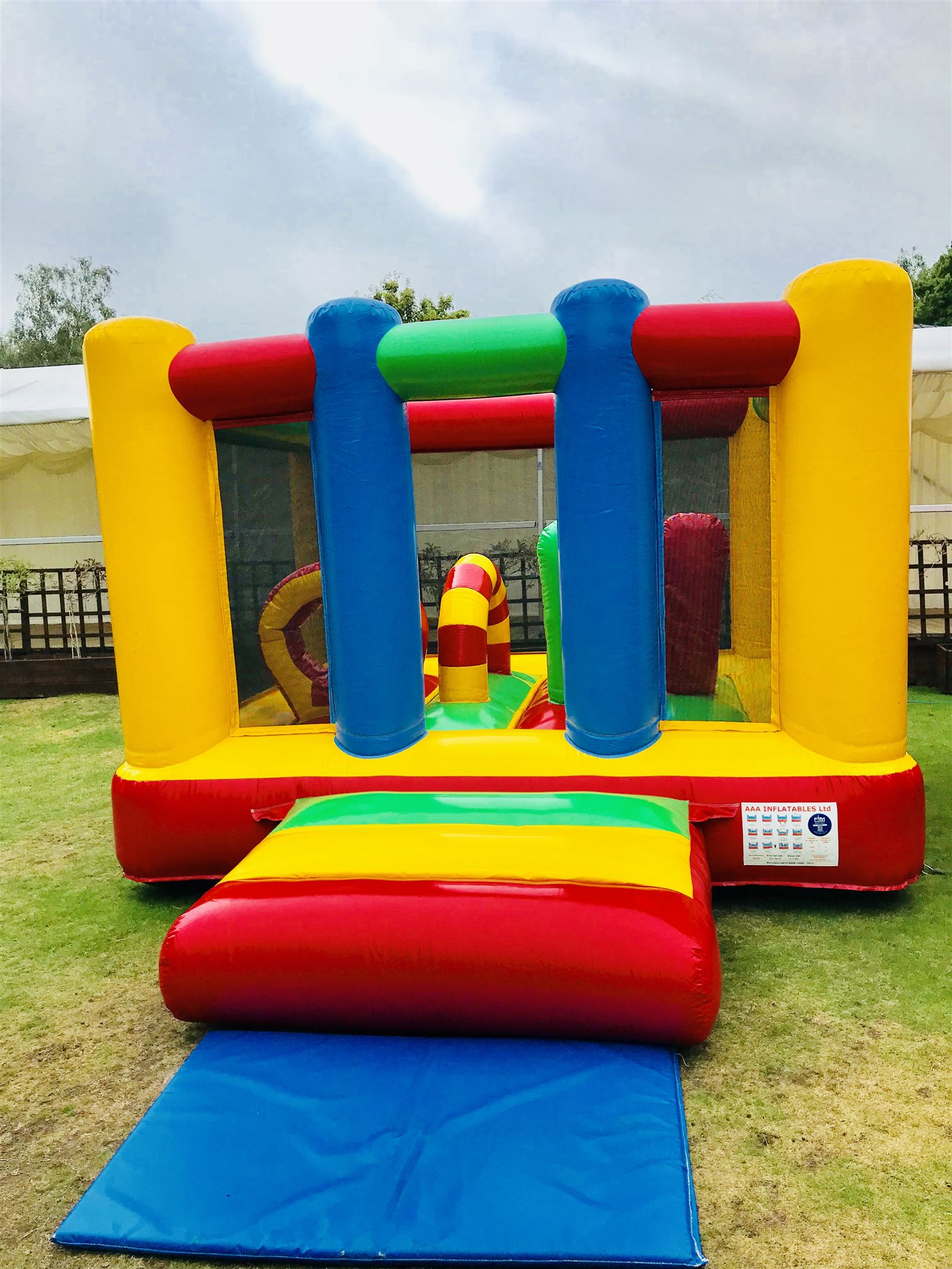 bouncy castle for 6 year old