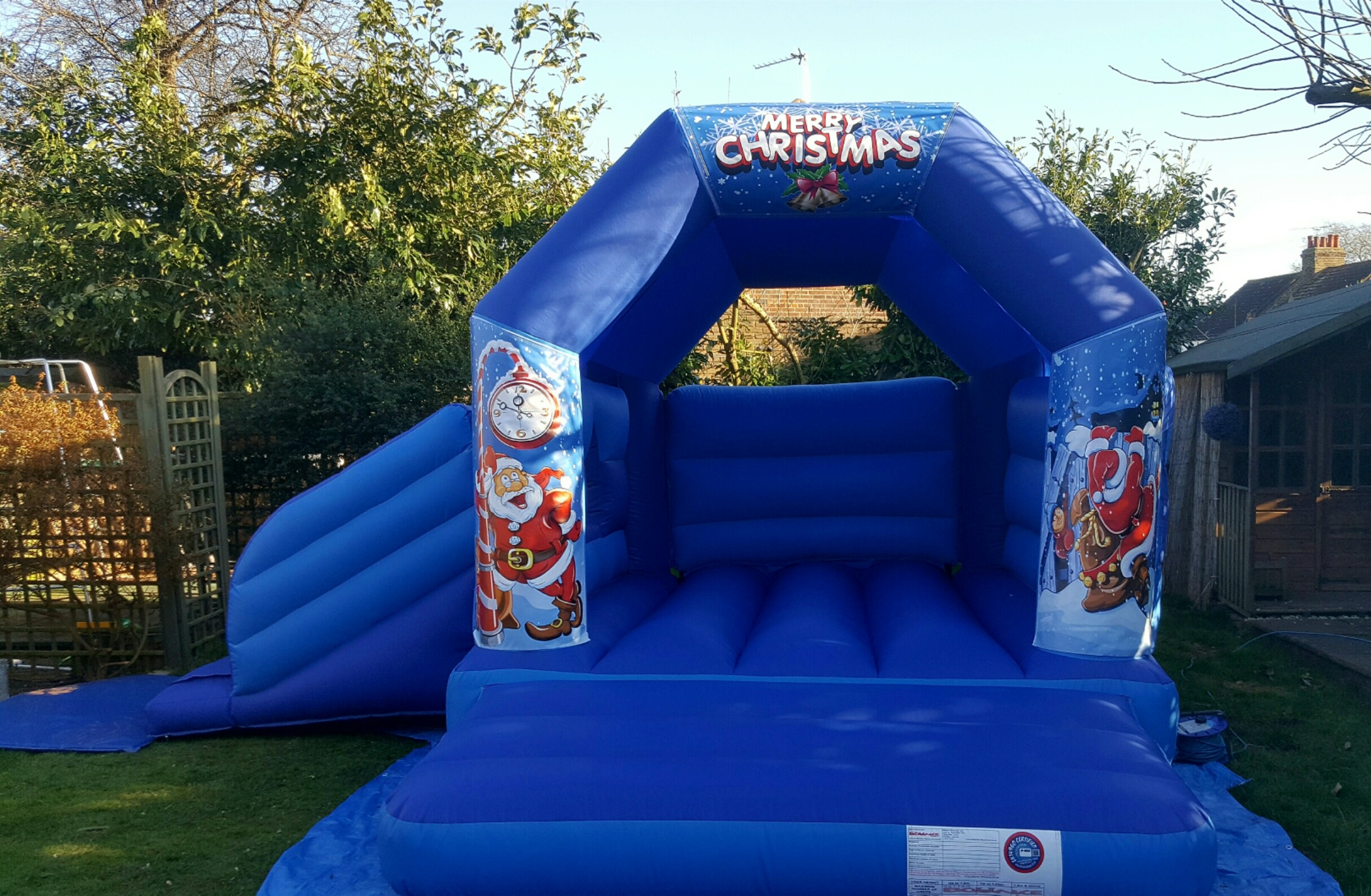 CHRISTMAS BOUNCY CASTLE 16FT vs 15ft - Bouncy Castle Hire, Soft Play ...