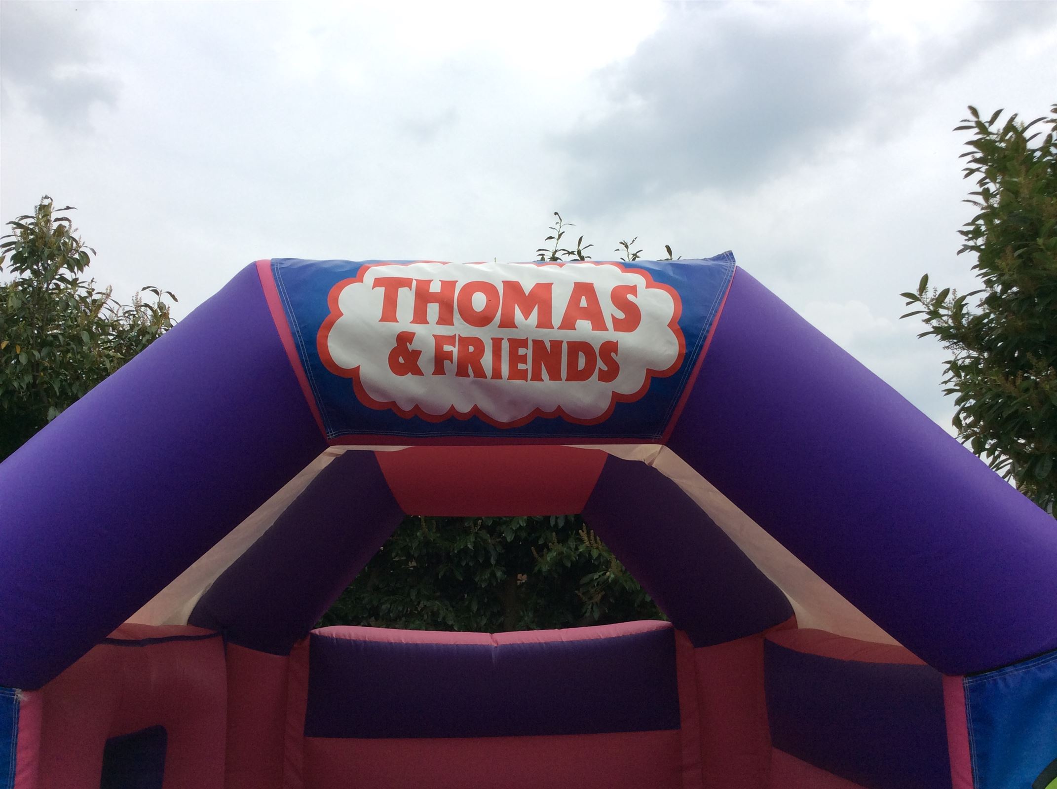 thomas the tank engine bounce house