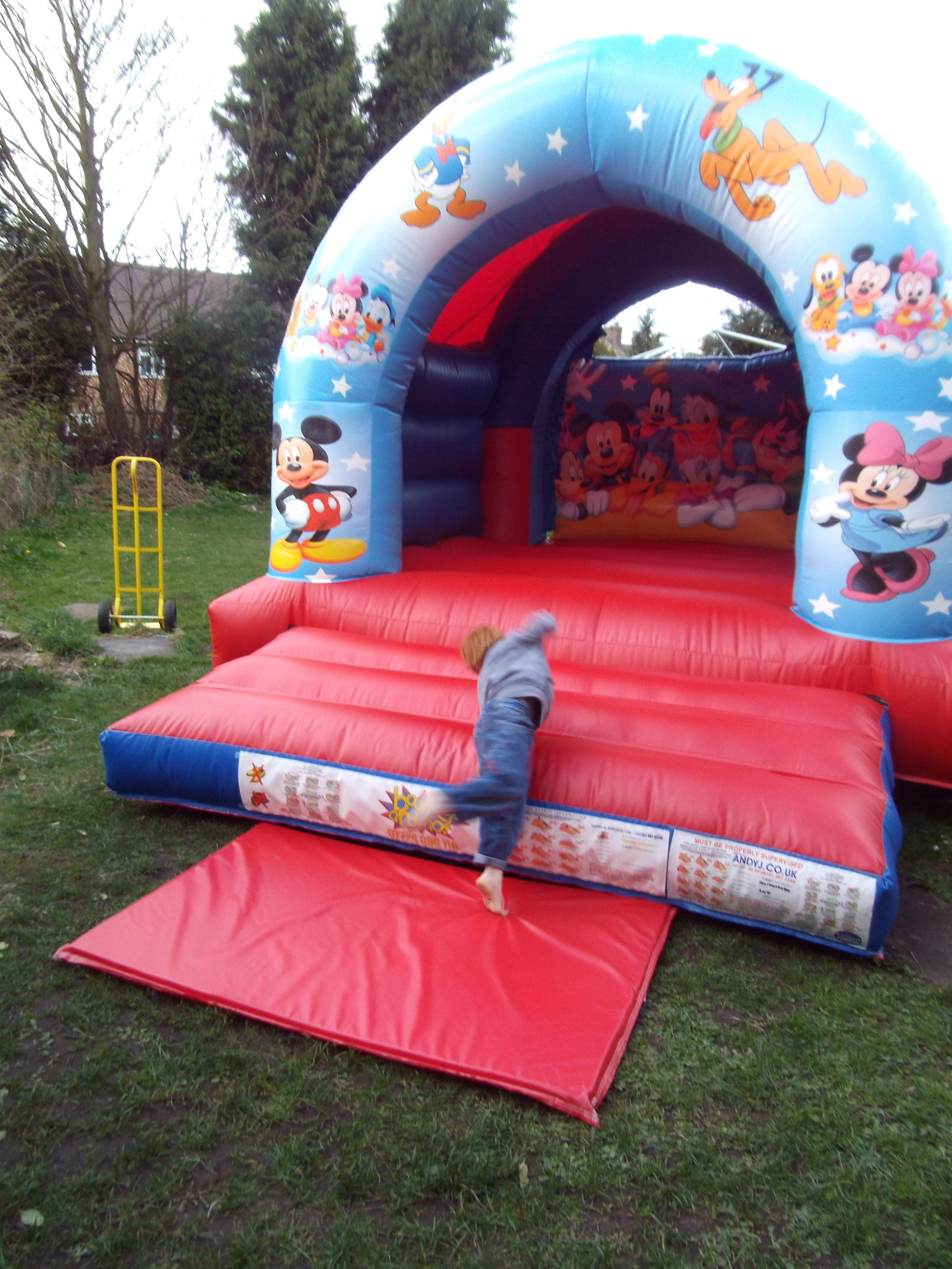 mickey mouse bouncy castle argos