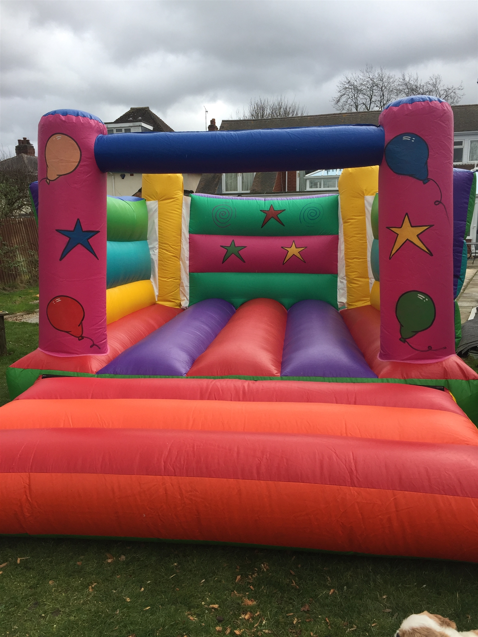 childrens bouncy castles