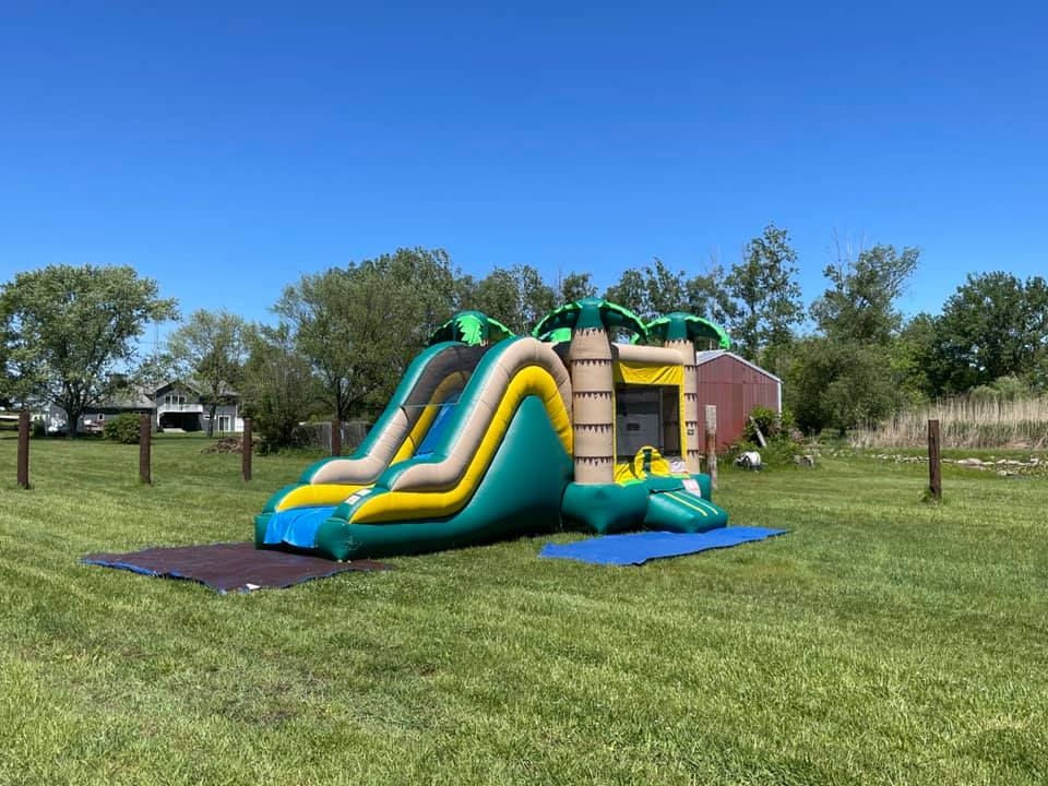 combo-bounce-houses-hire-in-montgomery-il-oswego-il-aurora-il-yorkville-il-plano-il