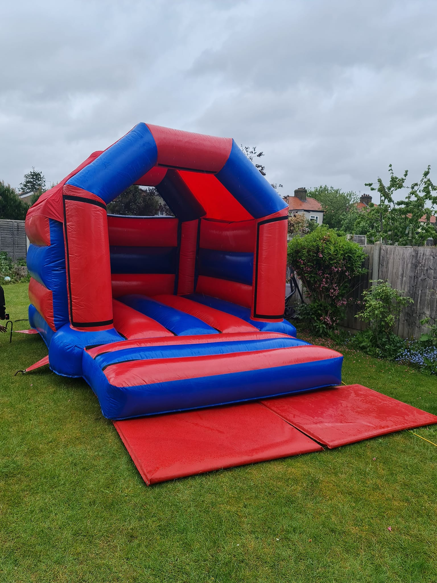 RED AND BLUE INFLATABLE PACKAGE - Best Inflatables Hire service in ...