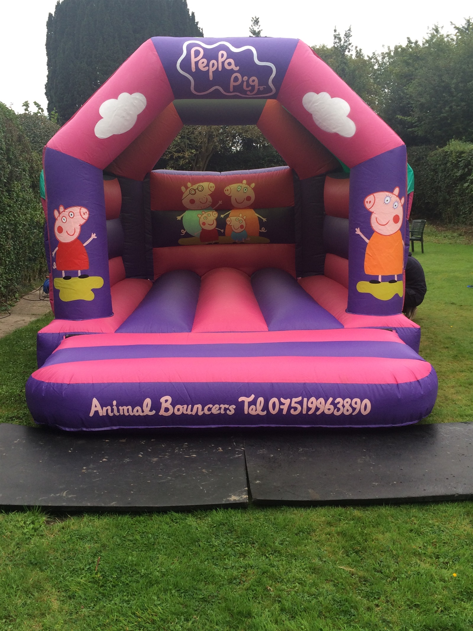 peppa pig bouncy castle hire