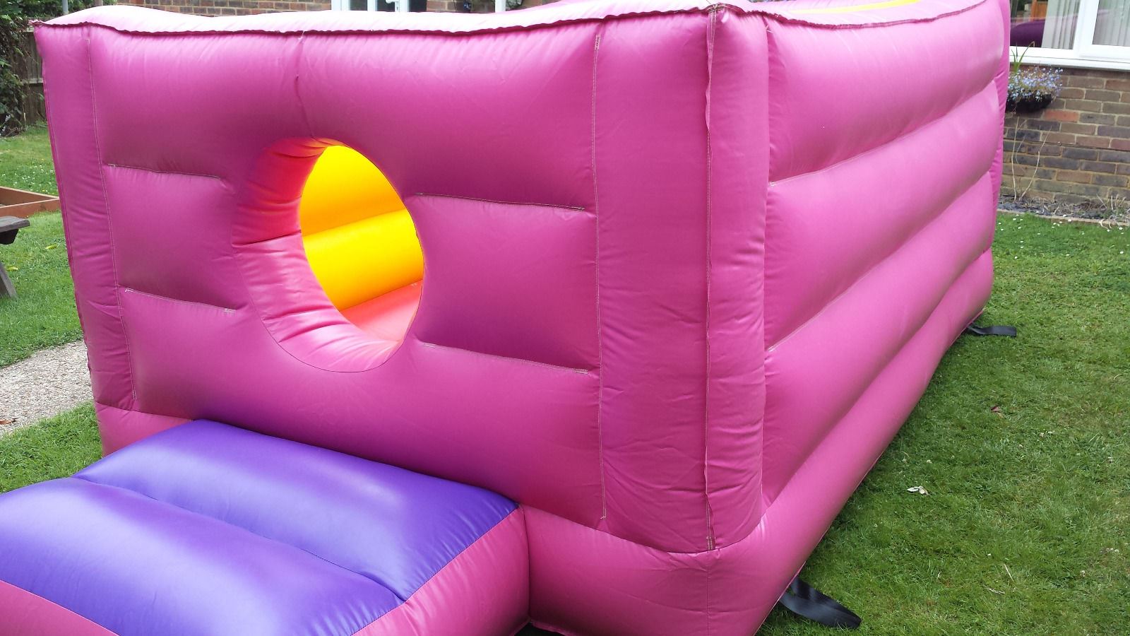 Ball Bouncer Combo Inflatable Bouncy Castle 14ft X 8ft Bouncy Castle Hire In Kent East Sussex