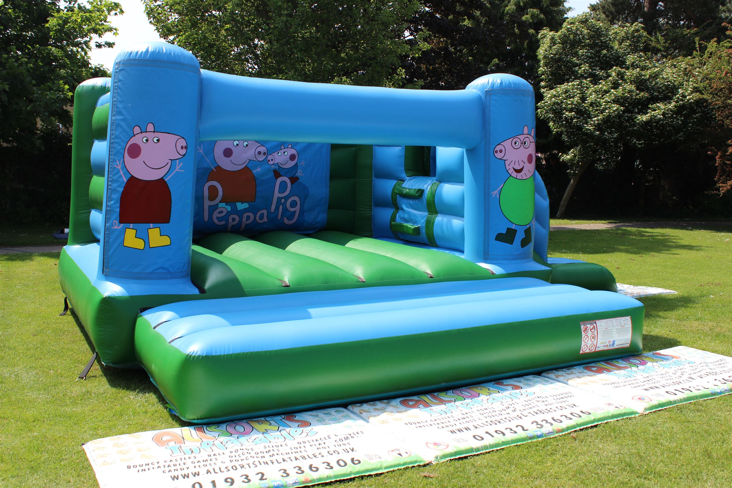 peppa pig bouncy castle hire