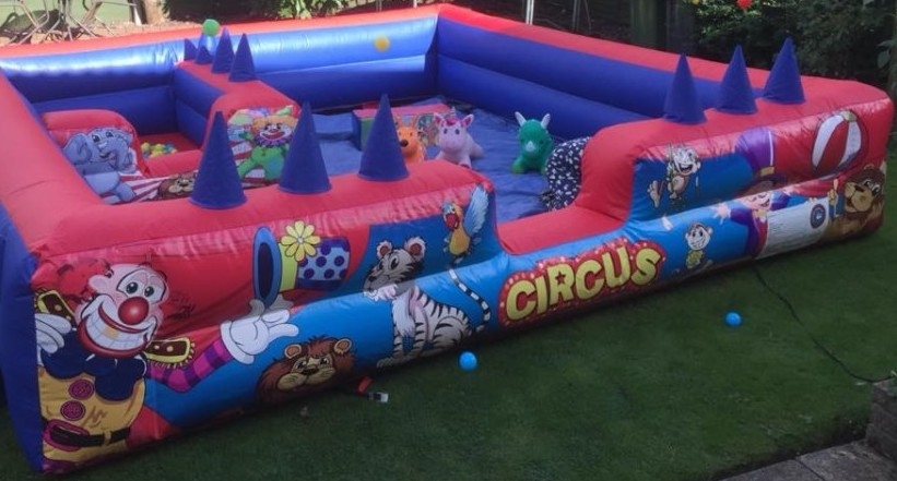 Bouncy Castle range for hire in Wolverhampton | Bouncy Castles sizes