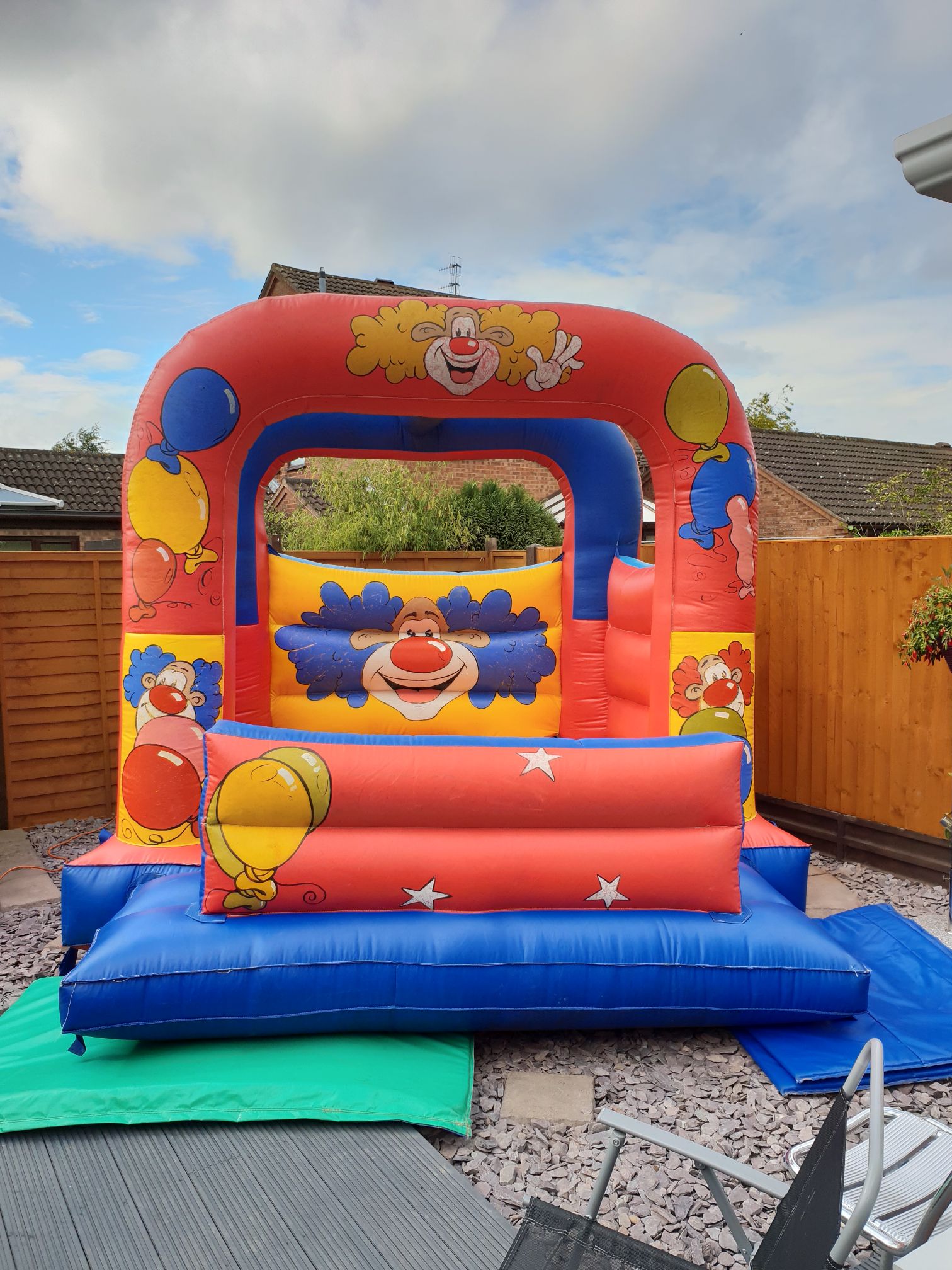 hire small bouncy castle