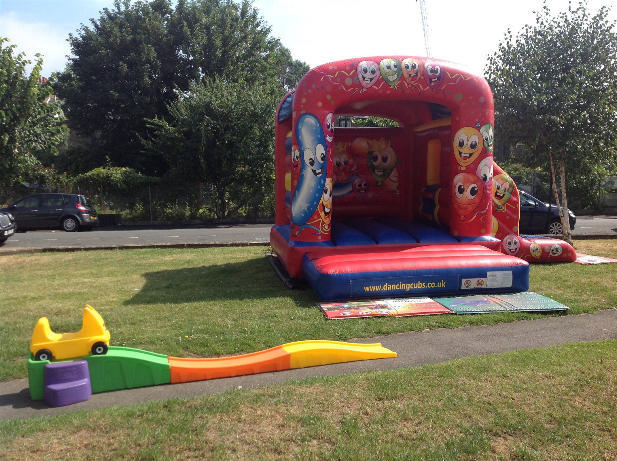 elliott's bouncy castle hire