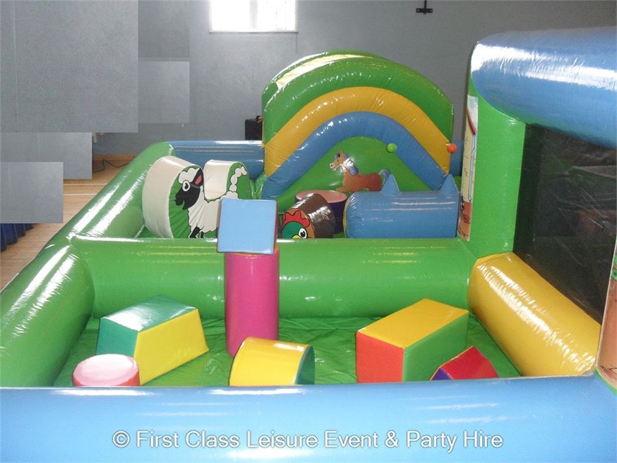 Bouncy Castle range for hire in Wolverhampton | Bouncy Castles sizes