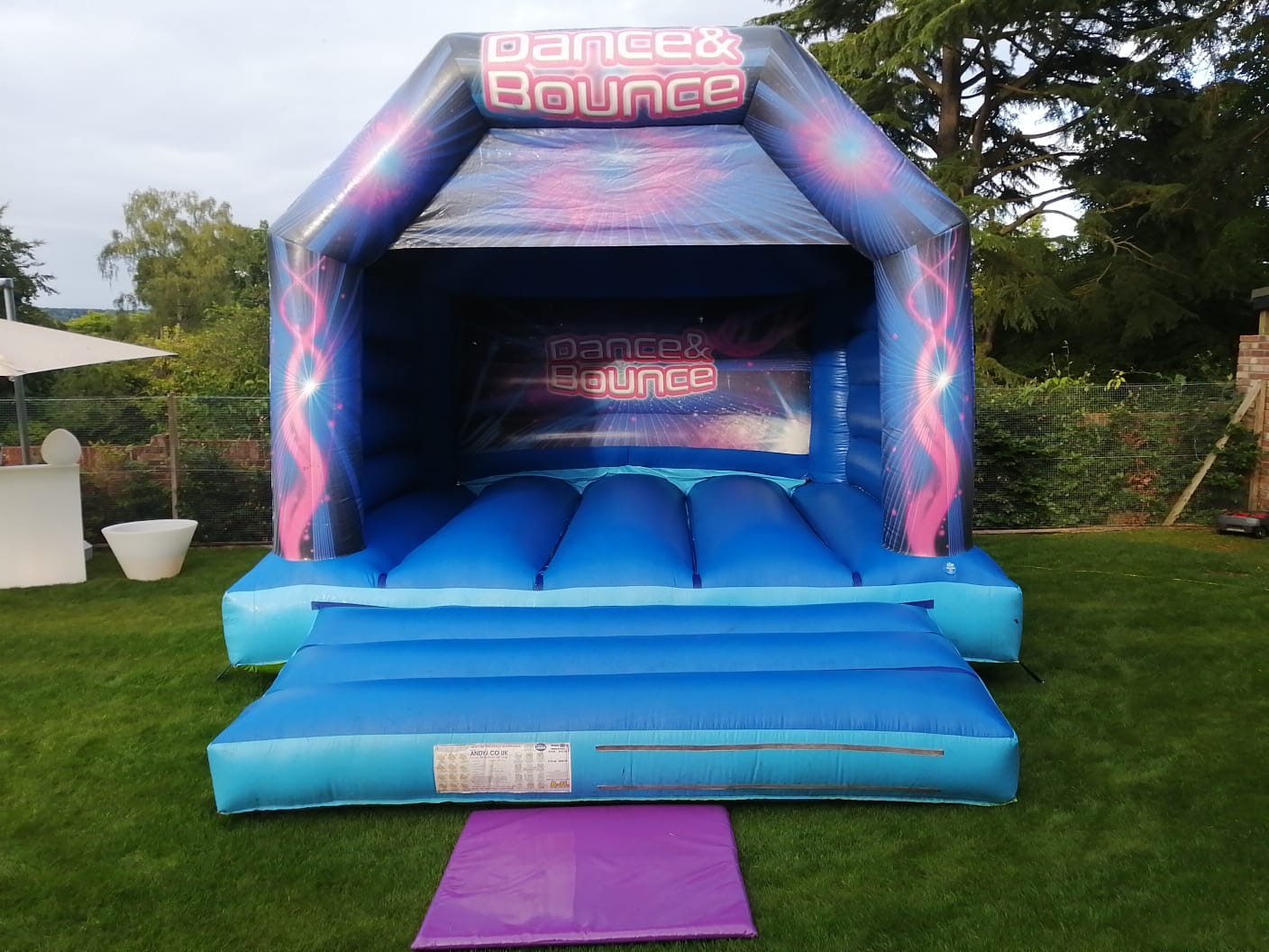 dancey bouncy castle hire