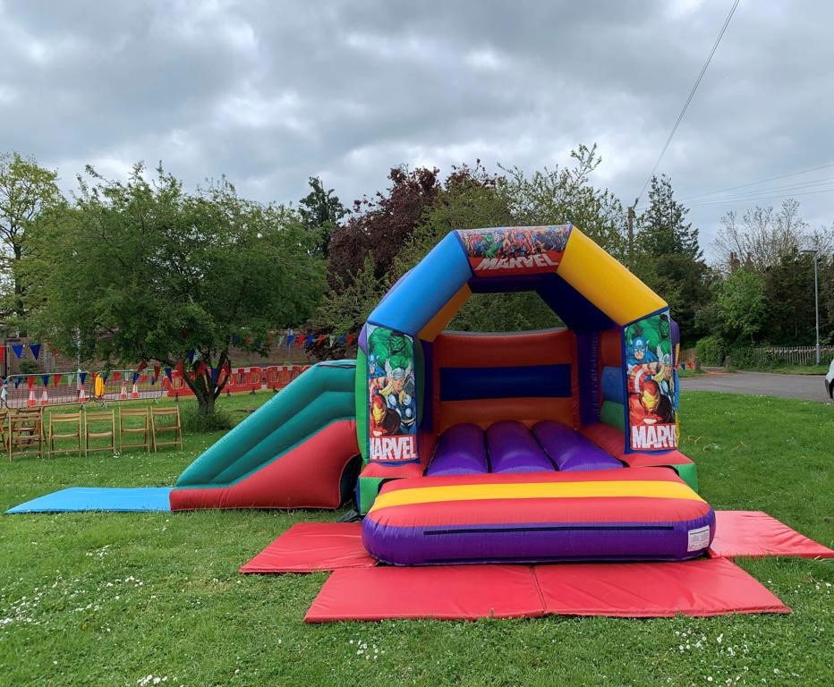 12ft x 15ft Side Slide Castle Marvel - Hire in St Neots, Little Paxton ...