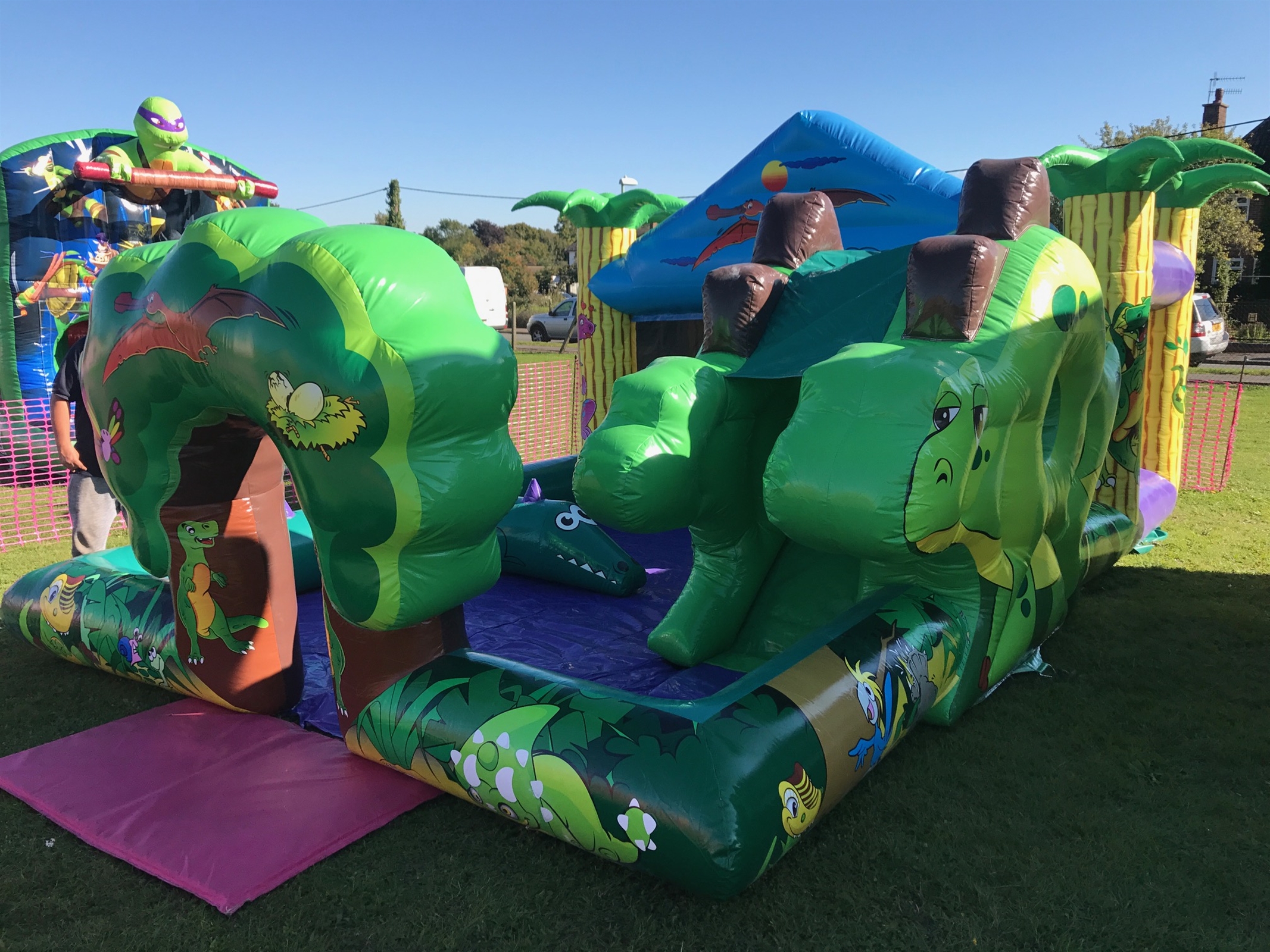 elliott's bouncy castle hire