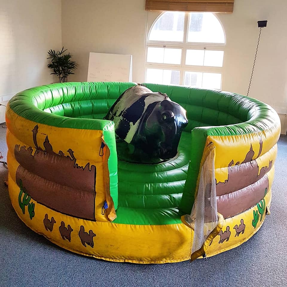 mechanical-bull-hire-in-victoria