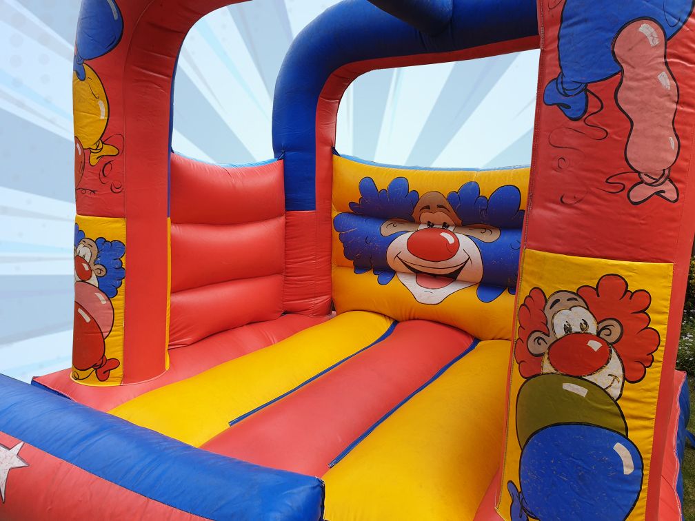 1 year old bouncy castle