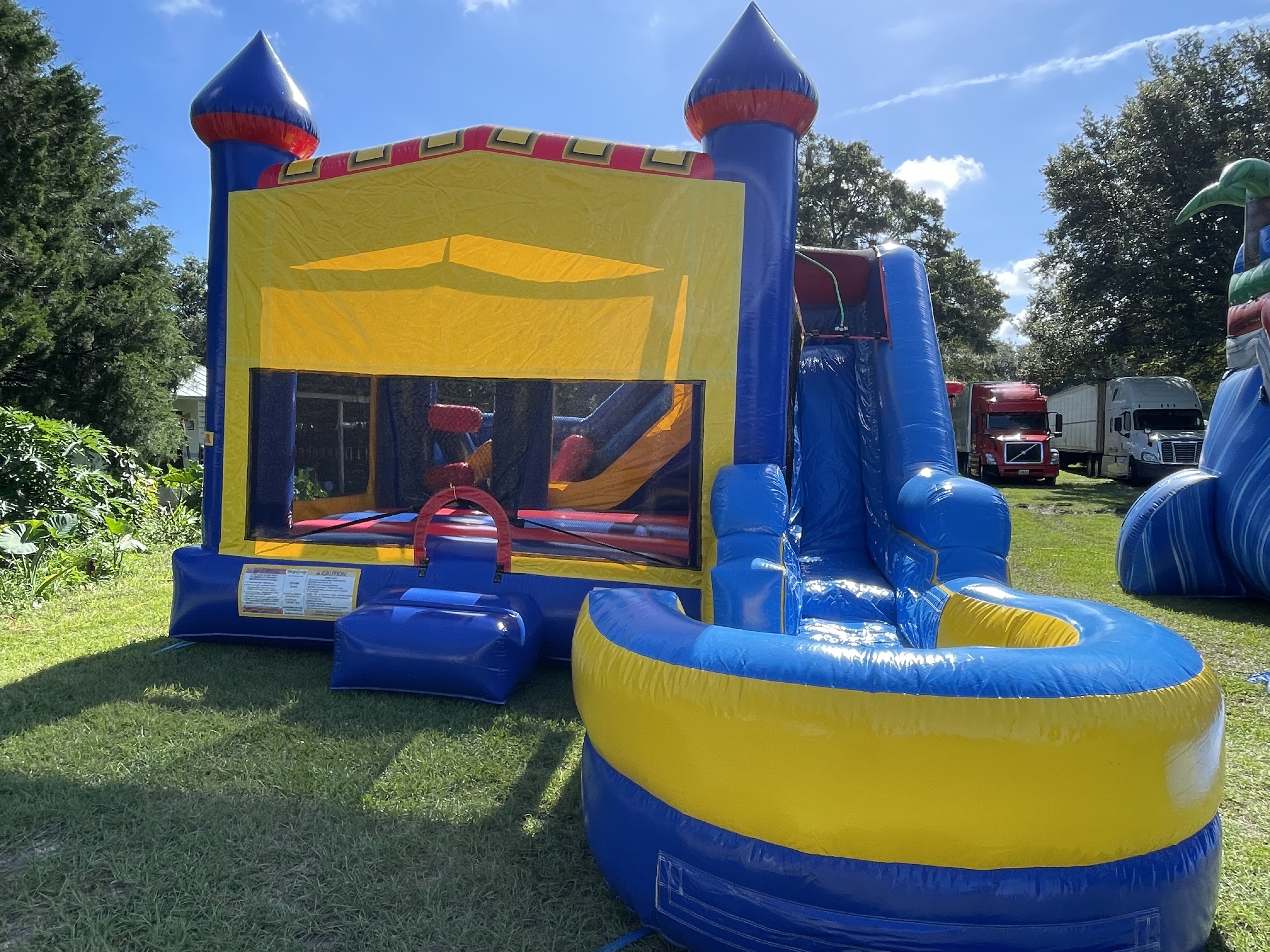 7-1 Wet Or Dry Module Combo Bounce House Hire in Lakeland