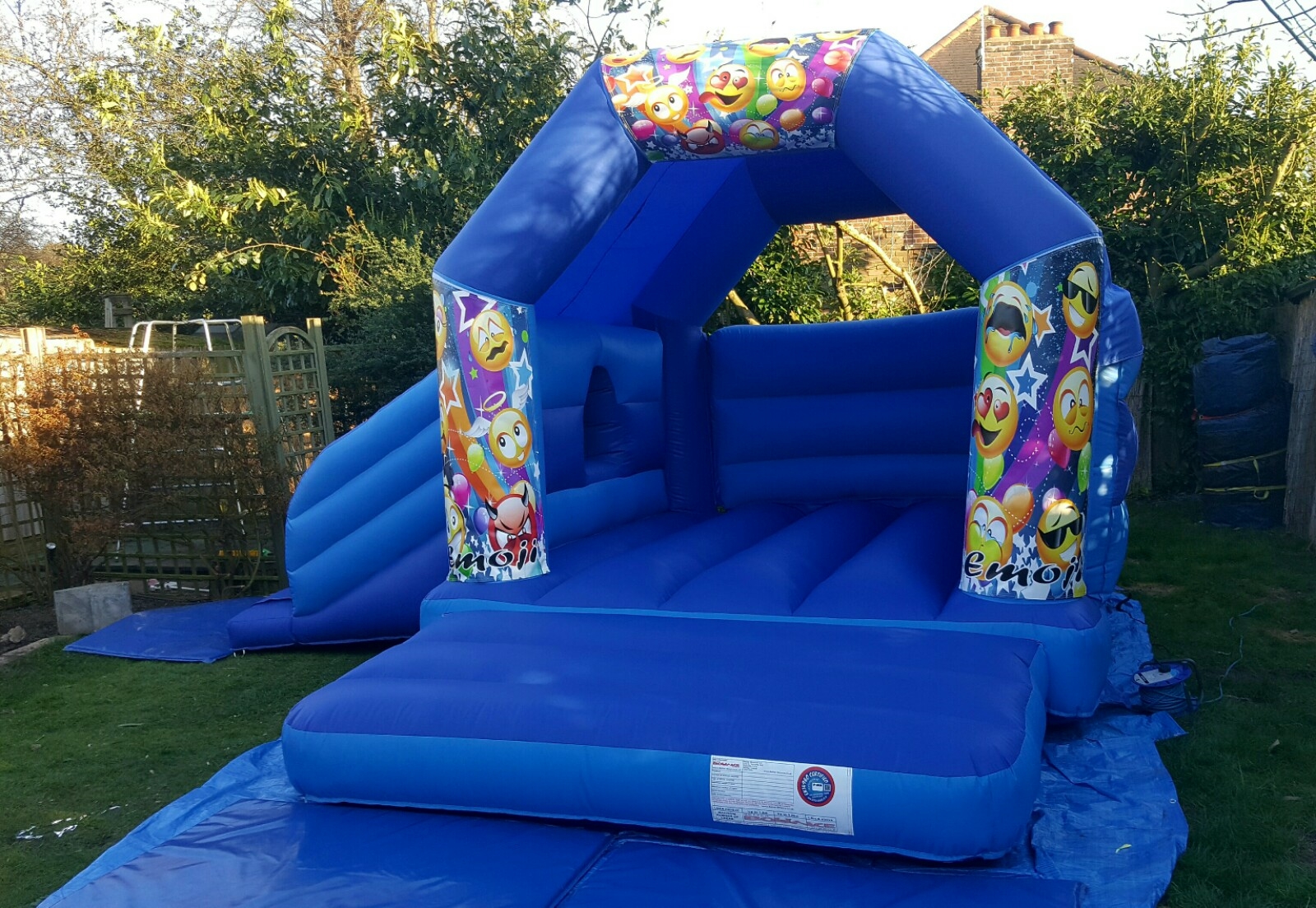 EMOJI BOUNCY CASTLE 16FT vs 15ft - Bouncy Castle Hire, Soft Play Hire ...