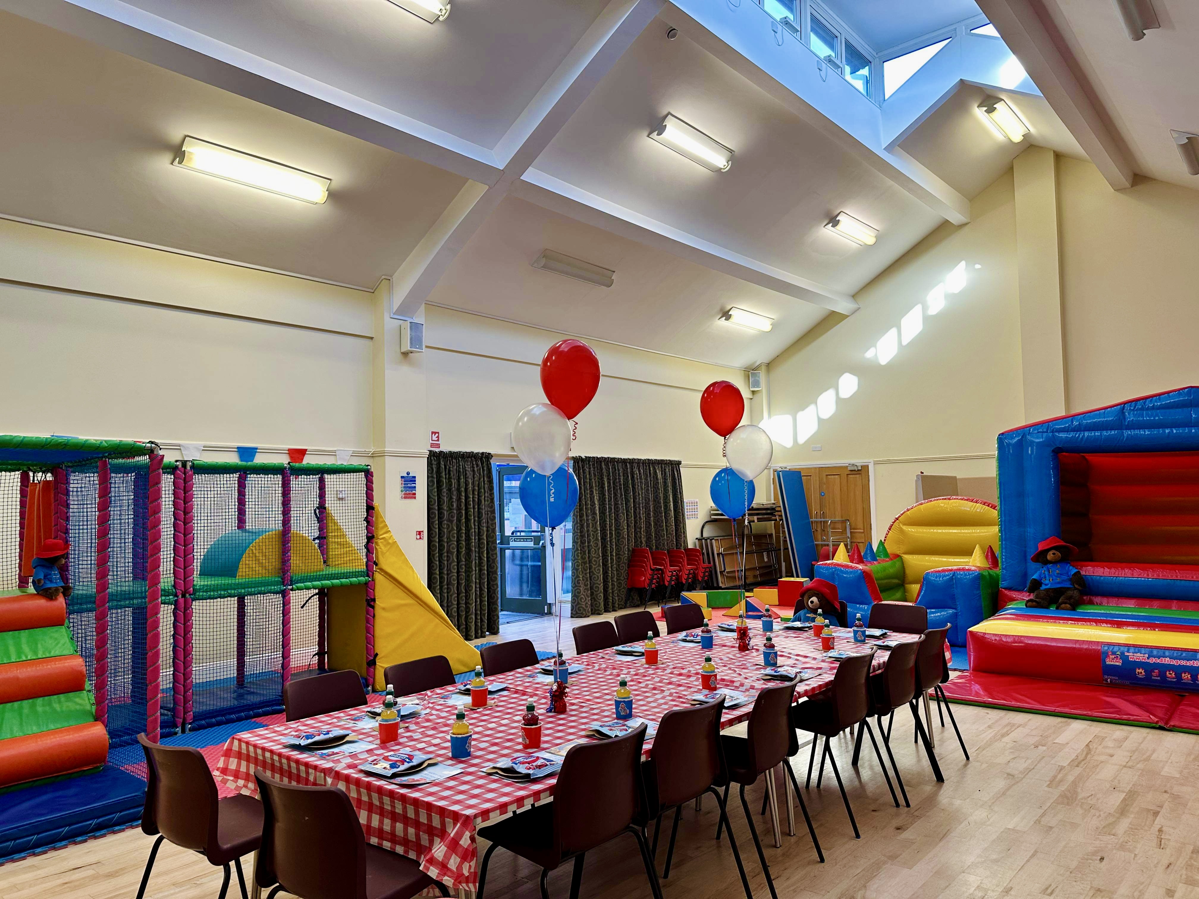 Children's party entertainment and bouncy castle hire in Nottingham