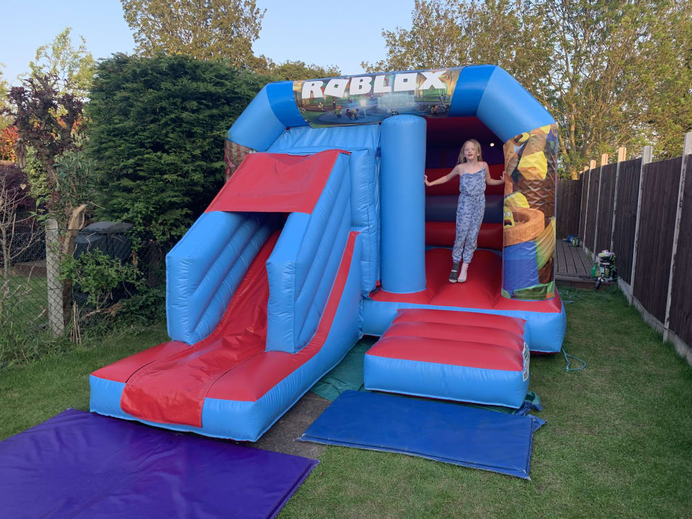 Roblox Bounce Snd Slide Bouncy Castle Hire In Gravesend Strood Sidcup Welling Northfleet Sevenoaks Dartford Chatham - roblox water slide