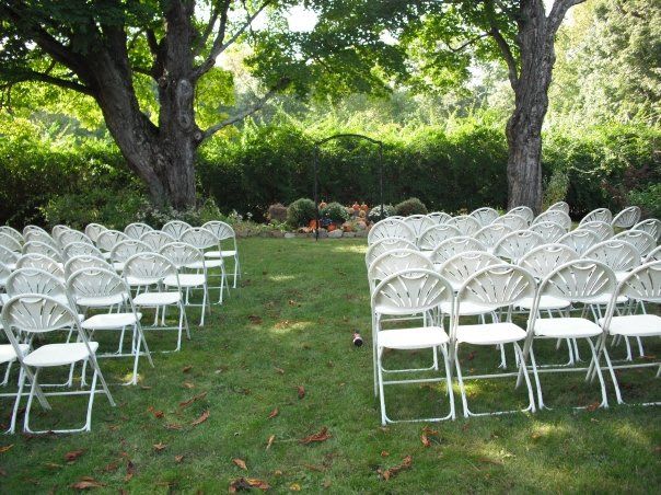 White fan discount back folding chairs