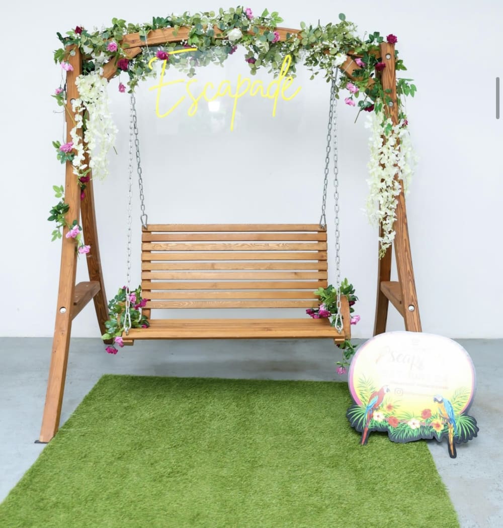 Marquee 2025 swing chair