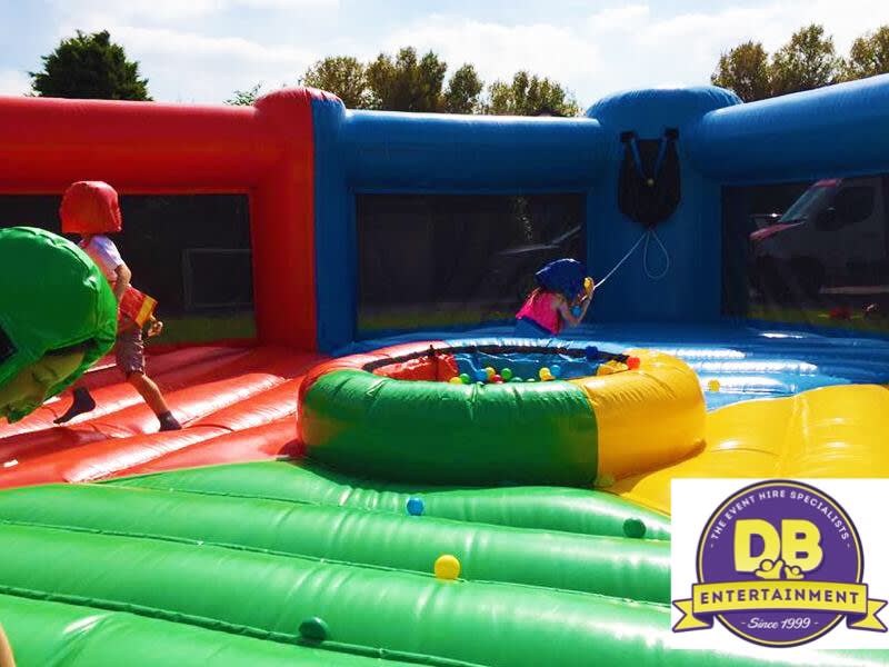 Maze Runner Hire - Inflatable Funfair & Exhibition Game Hire UK in  Sheffield, Rotherham, Doncaster, Leeds, Manchester, Derby, Birmingham, Hull