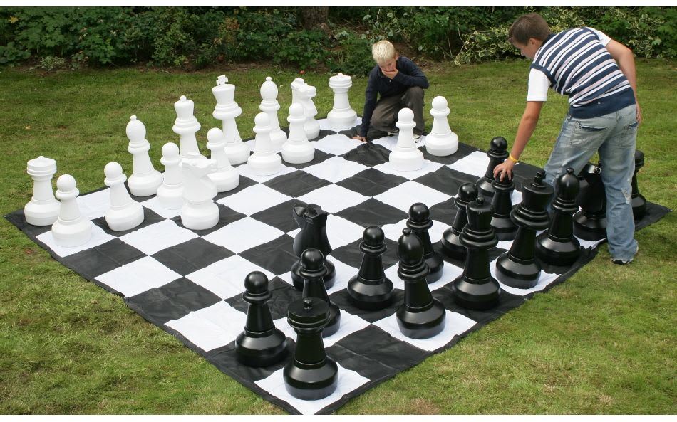 giant chess