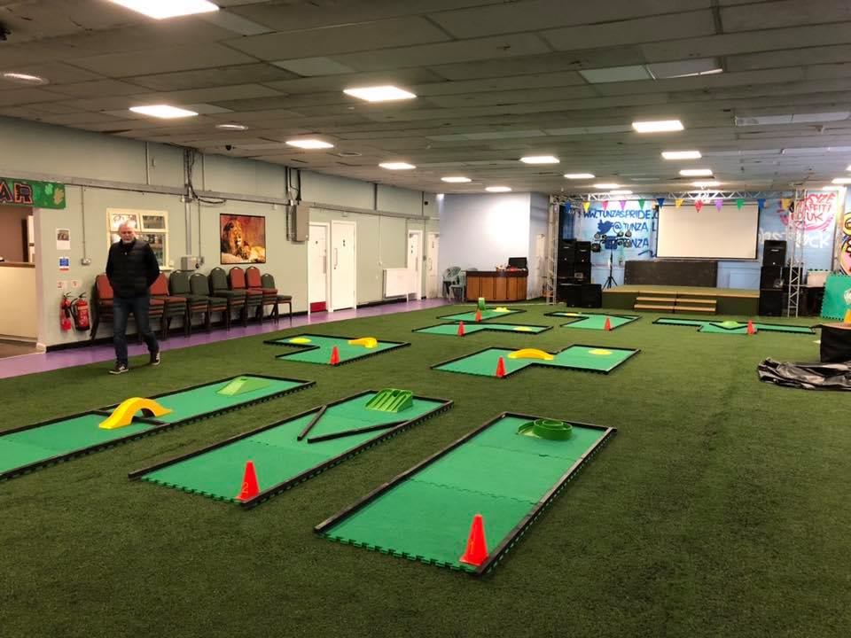 SJ's Leisure - Mobile Mini Golf Hire