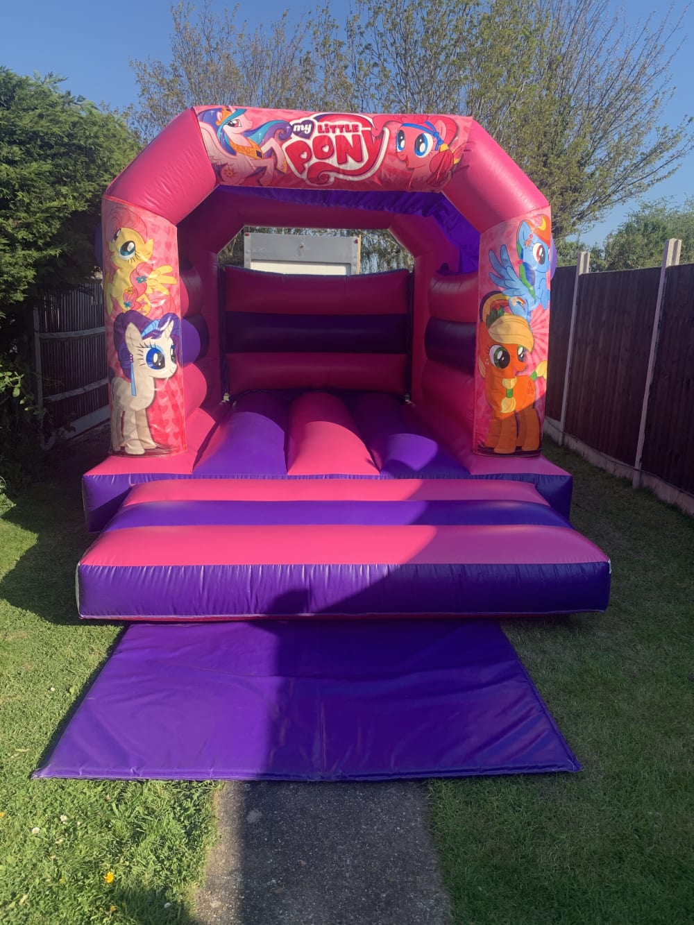 15ft x 15ft Inflatable Nightclub - Bouncy Castle, Inflatable and Soft Play  Hire in Middlesbrough, Stockton, Hartlepool, Darlington, Teesside and North  East England